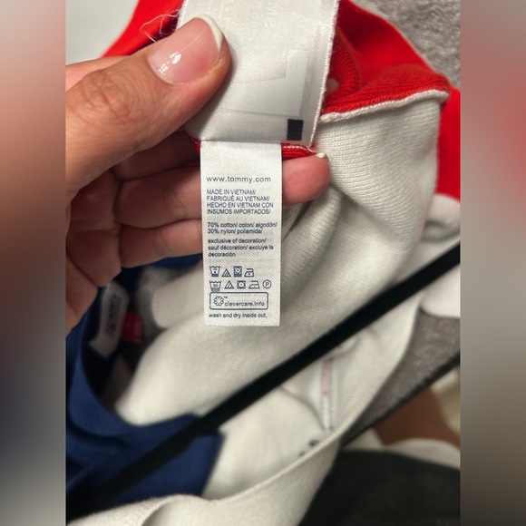 Tommy Hilfiger Adaptive Sleeveless Sweater Size Medium- USA Americana - Picture 7 of 9